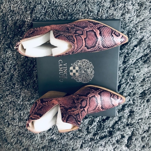 Vince Camuto Gigietta Snake Skin Bootie - Picture 4 of 6